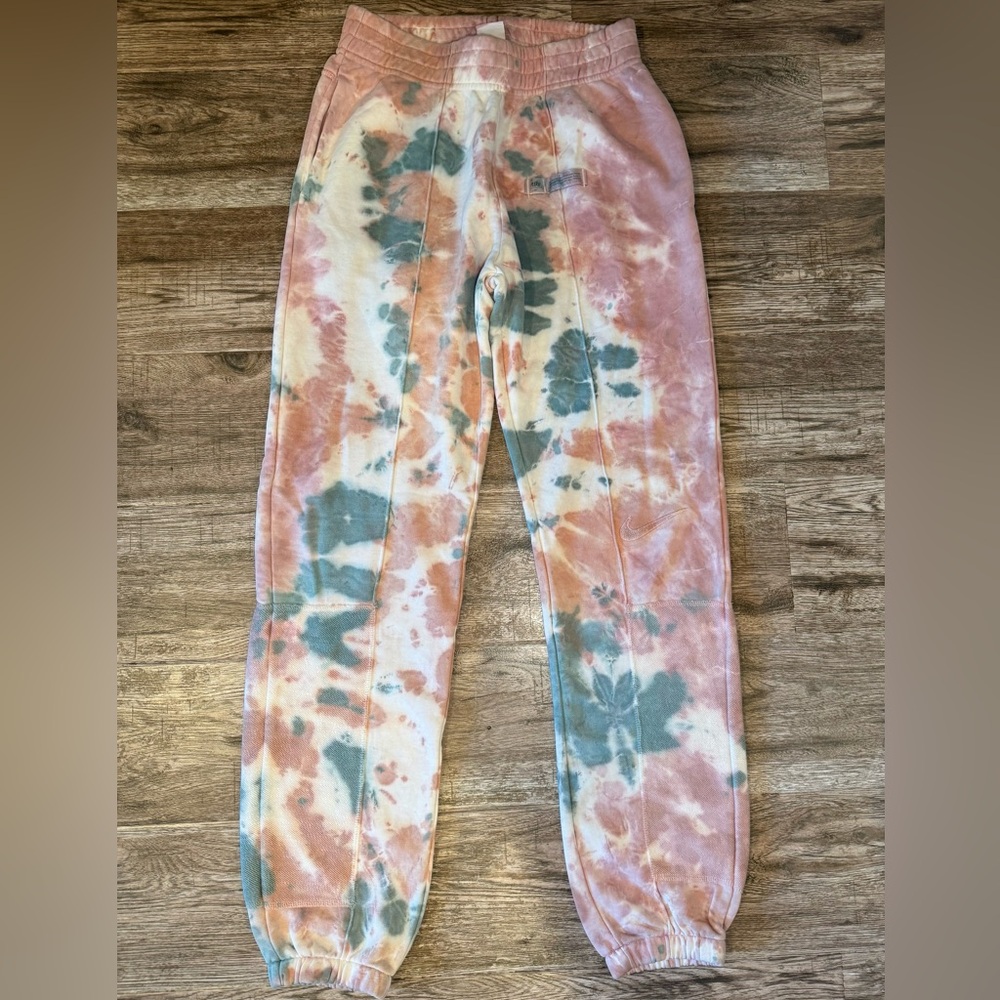 BRAND NEW - NIKE Tye Dye Sweatpants